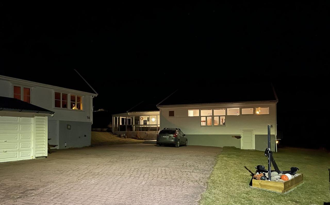 Frugga Feriehus Og Leilighet Straumsjoen Exterior photo